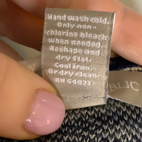 Banana Republic cardigan gold nautical buttons - Picture 7 of 8